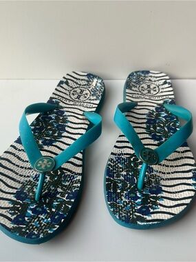 Tory Burch Printed Thin Flip Flop Sandals Blue Floral Wave Graphic Size 7